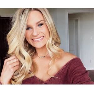 Meet your Posher, Andi mae